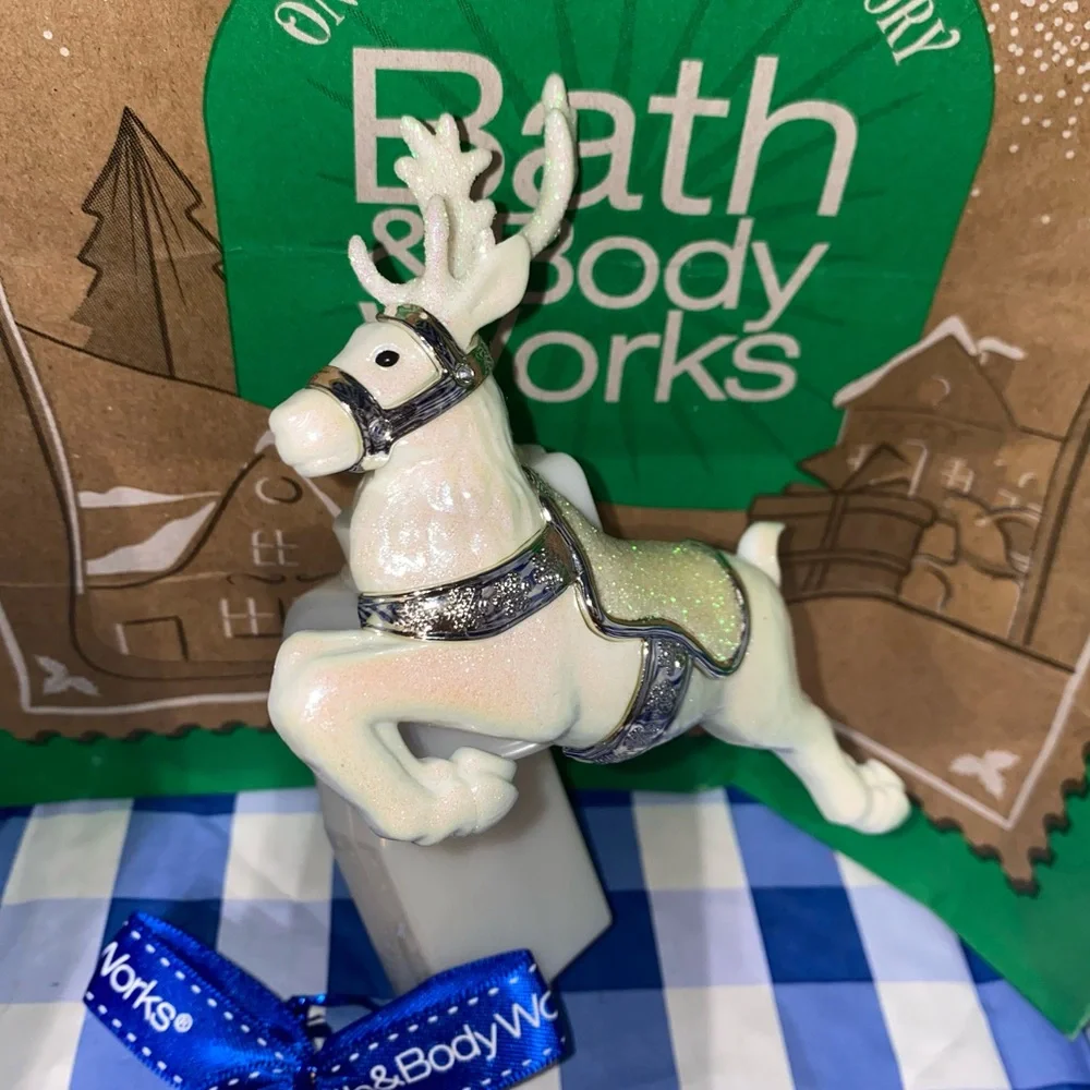 BATH AND BODY WORKS SNOW REINDEER WALLFLOWER FRAGRANCE PLUG